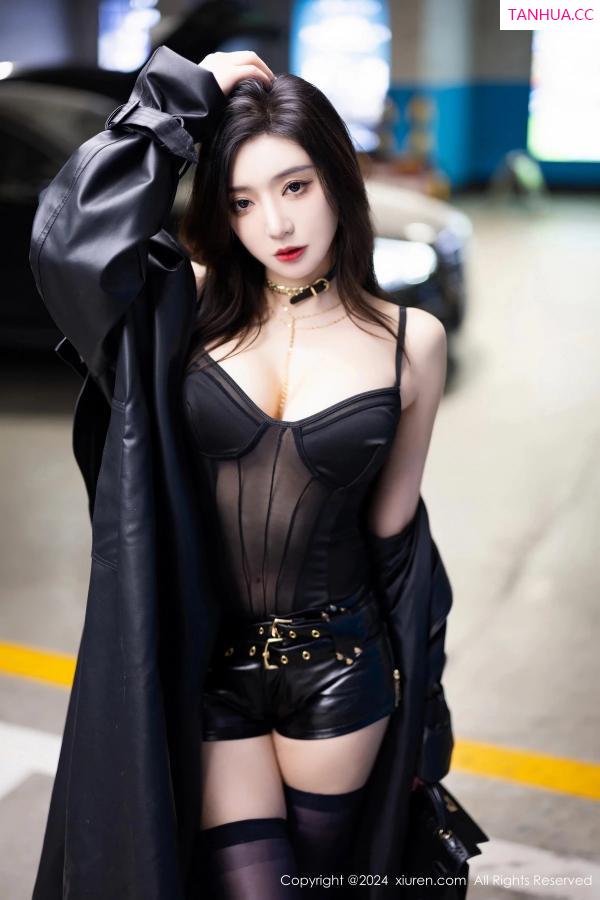 王馨瑶  [XiuRen]高清写真图 2024.02.29 No.8158 王馨瑶yanni 黑丝美腿第17张图片